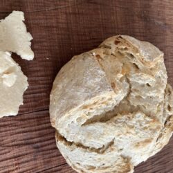3月パン　玄米１００％（蕗の薹九条ねぎ味噌入り）