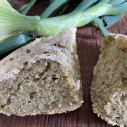 5月パン　(新玉ねぎ醤油粕入りフォカッチャ)focaccia