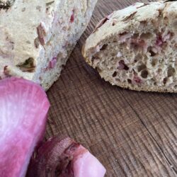 12月パン　rapa rosso (山カブラ+柚子胡椒の香り)focaccia