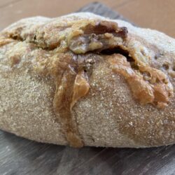 全粒粉100%(吉田牧場さんチーズ入り)