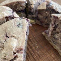 2月パン (グリーンオリーブ+ザワークラウト(トレビス)フォカッチャ)focaccia