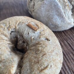 3月パン 酒粕りんごカンパーニュ、酒粕りんごベーグル