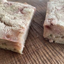 3月パン 玄米100%(縄文漬け余呉カブラ入り)