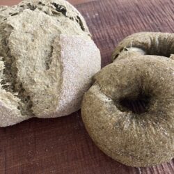 5月パン よもぎ入りcampagne よもぎbagles