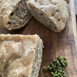 10月パン　(穂紫蘇入りフォカッチャ) focaccia